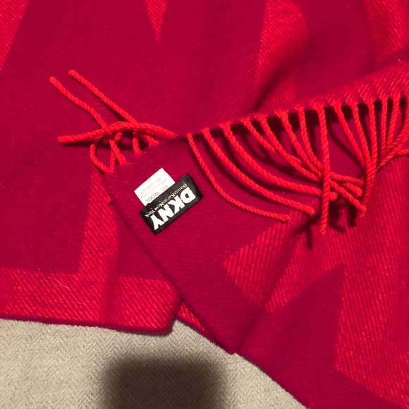 DKNY Logo Shawl Red Wool Vintage Scarf - Picture 4 of 4